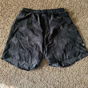 Men’s LuLu lemon shorts